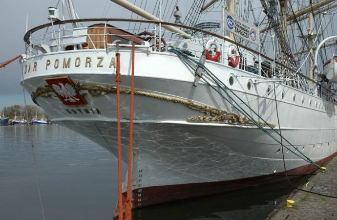 „Dar Pomorza” opłynął Przylądek Horn