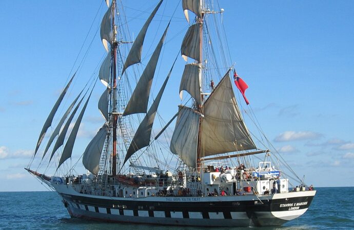 „Stavros S Niarchos” – trudne ćwierćwiecze